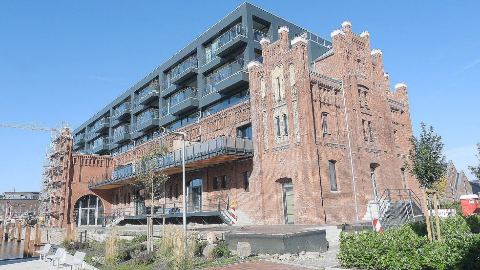 Ein Beispiel für eine Kombination aus historischer Bausubstanz und modernen Elementen liefert der alte Zollspeicher am Neuen Delft. Foto: F. Doden