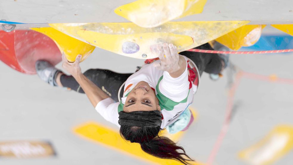 Die iranische Klettersportlerin Elnaz Rekabi ist nach ihrem kurzzeitigen Verschwinden in Teheran angekommen. Foto: dpa/RHEA KANG