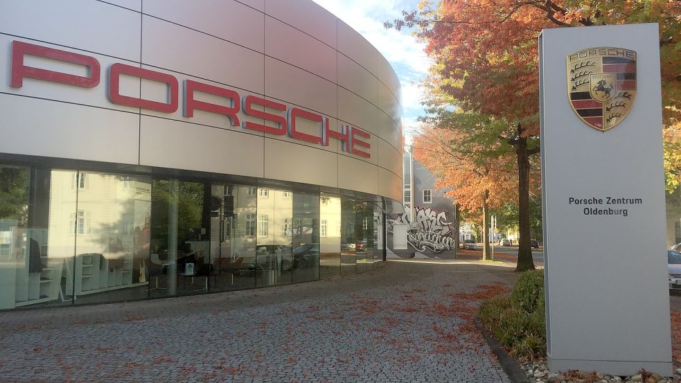 Das Porsche-Zentrum Oldenburg hat ein Auge auf ein Grundstück an der Heisfelder Straße geworfen. Foto: Mielcarek