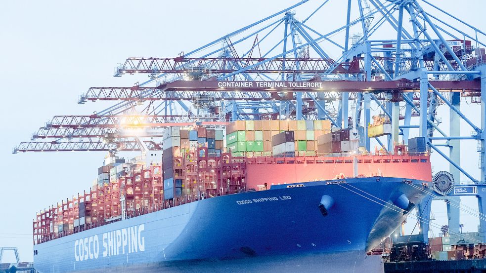 Der geplante chinesischen Einstieg bei einem Containerterminal im Hamburger Hafen stößt auf Kritik. Foto: picture alliance/dpa