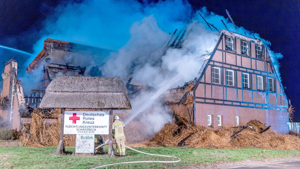 Brand in Groß Strömkendorf Foto: Jens Büttner