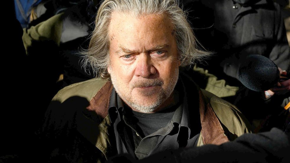 Steve Bannon muss vier Monate ins Gefängnis. Foto: AFP/ANDREW CABALLERO-REYNOLDS