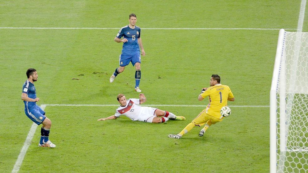 Schoss Deutschland 2014 zum WM-Titel: Mario Götze. Tom Bartels war als ARD-Kommentator live dabei. Foto: imago/Richard Wareham