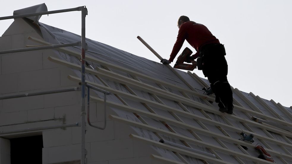 Immer weniger Menschen entschließen sich zum Bau eines Hauses. Foto: Woitas/DPA