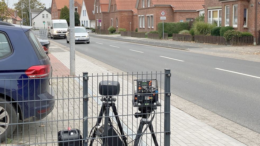 Immer wieder führt die Polizei Geschwindigkeitsmessungen im Burggraben durch. Auch in dieser Woche wurde dort wieder geblitzt. Foto: Rebecca Kresse