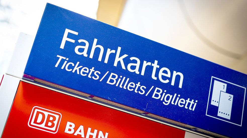 Wer künftig Tickets im Niedersachsentarif kauft, muss meist mehr Geld hinblättern. Foto: Moritz Frankenberg/dpa