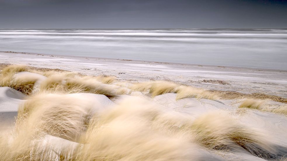 Ein Bild vom Strand Langeoogs auf der Höhe der Melkhörndüne während des Sturms „Zynep“. Foto: Westerkamp