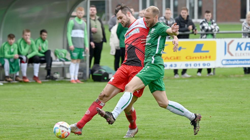 Hauke Specht (links) steuerte einen Doppelpack bei und erzielte in dieser Szene das 1:0.