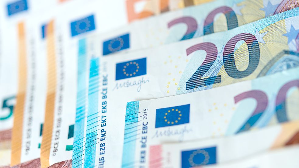 Landräte, Oberbürgermeister und Bürgermeister haben teilweise bezahlte Nebenjobs, die mit ihren Ämtern in Verbindung stehen. Foto: Skolimowska/dpa