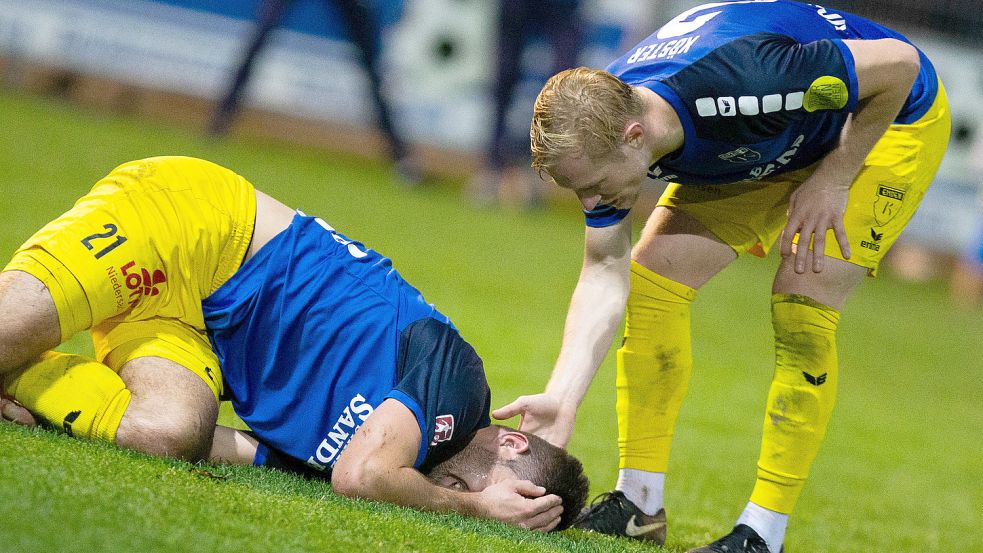 Viele schmerhafte Momente erlebten Nick Köster (rechts) und seine Mitspieler diese Saison. Foto: Doden/Emden