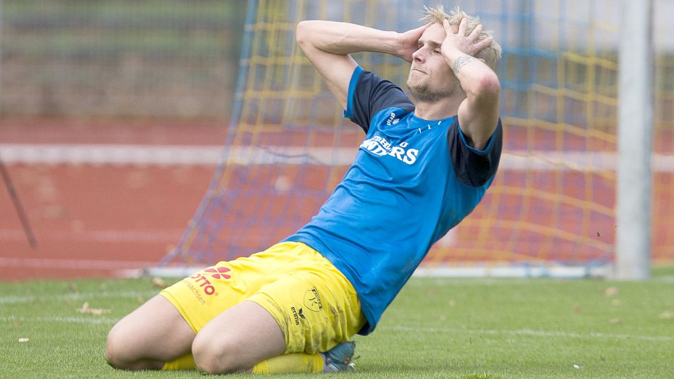 Nicht zu glauben: Trotz mehrerer guter Chancen blieb Kickers in der zweiten Hälfte ohne Treffer. Kurz vor diesem Foto hatte Marvin Eilerts knapp vorbei geköpft.