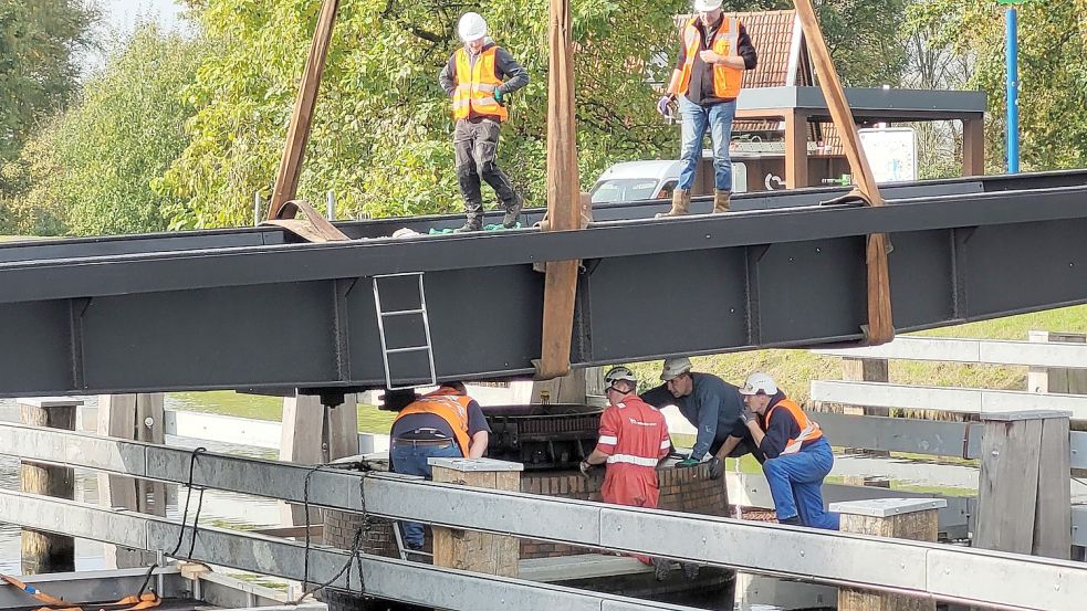 Kann wieder befahren werden: die Drehbrücke an der Uphuser Klappe. Foto: NLWKN