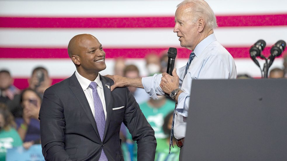 US-Präsident Joe Biden mit dem demokratischen Kandidaten um das Amt des Gouverneurs von Maryland, Wes Moore. Kann er mit Bidens Unterstützung den republikanischen Amtsinhaber besiegen? Foto: Imago images/ ZUMA Wire