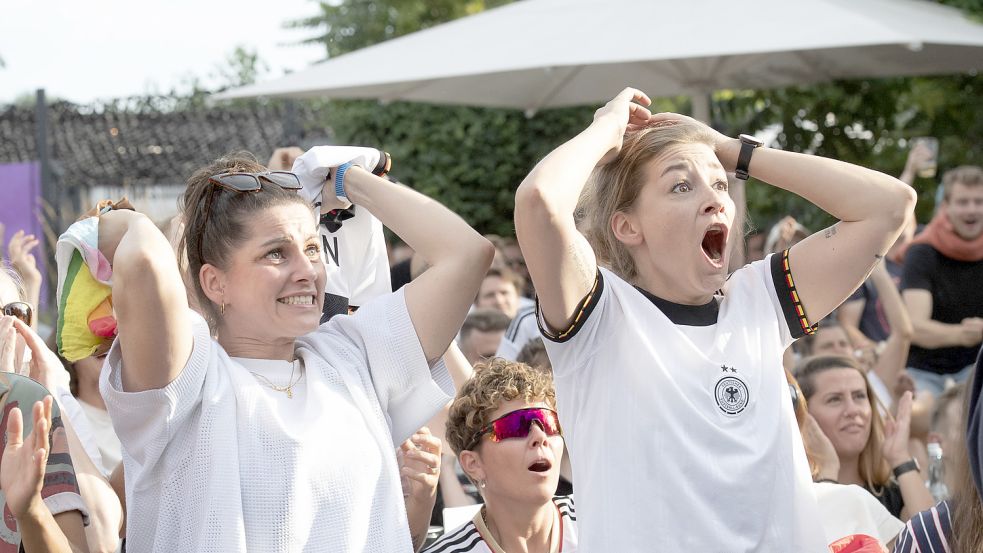 Ein großes Public Viewing in Leer wird es zur bald startenden WM nicht geben. Foto: dpa