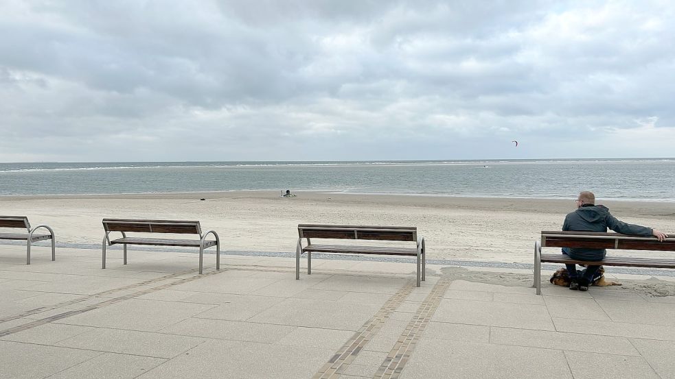 So leergefegt wie in der Nebensaison soll der Borkumer Strand künftig nicht mehr sein. Foto: Heinig