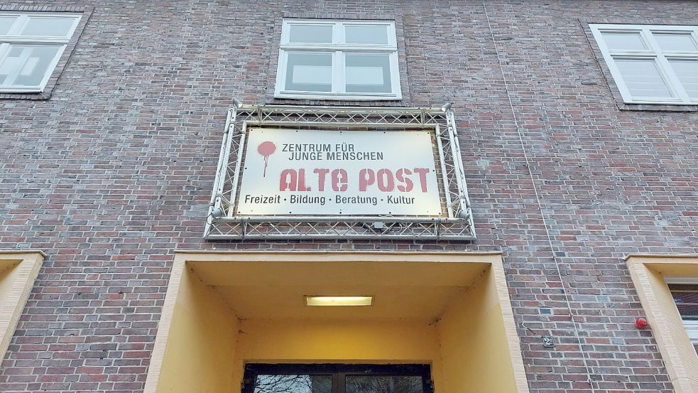 Das Jugendzentrum Alte Post wird grundsaniert. Das dauert allerdings sehr viel länger als zunächst gedacht. Fotos: Hanssen