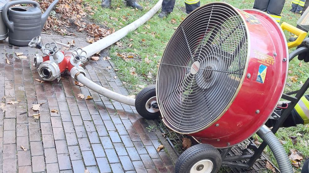 Auch ein Lüfter wurde eingesetzt. Foto: Feuerwehr