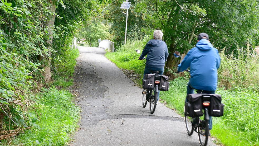 Die Verbindung über den Sielweg ist bei Radfahrern beliebt, die zwischen Emden und Hinte unterwegs sind. Der Zustand der Strecke lässt jedoch seit Jahren zu wünschen übrig. Archivfoto: Wagenaar