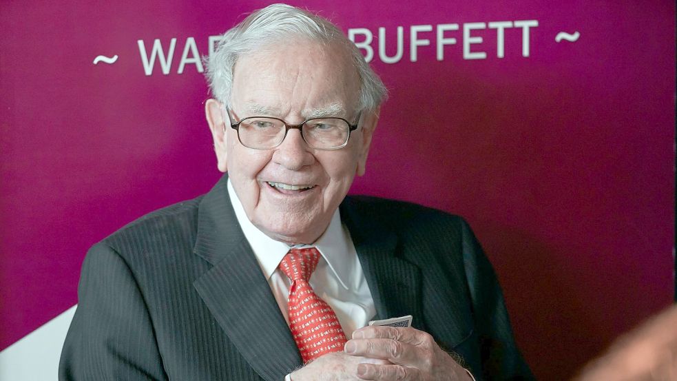 Warren Buffett investiert neuerdings auch in der Techbranche. Foto: Nati Harnik/AP/dpa