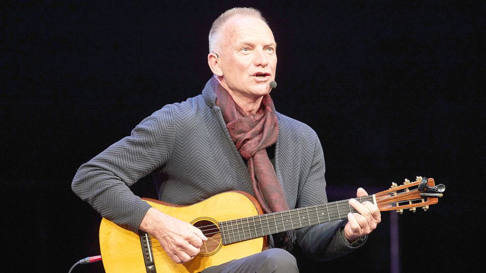 Sting bei einem Konzert in Lübeck. Nächstes Jahr wird er nach Lingen kommen. Foto: Georg Wendt/dpa