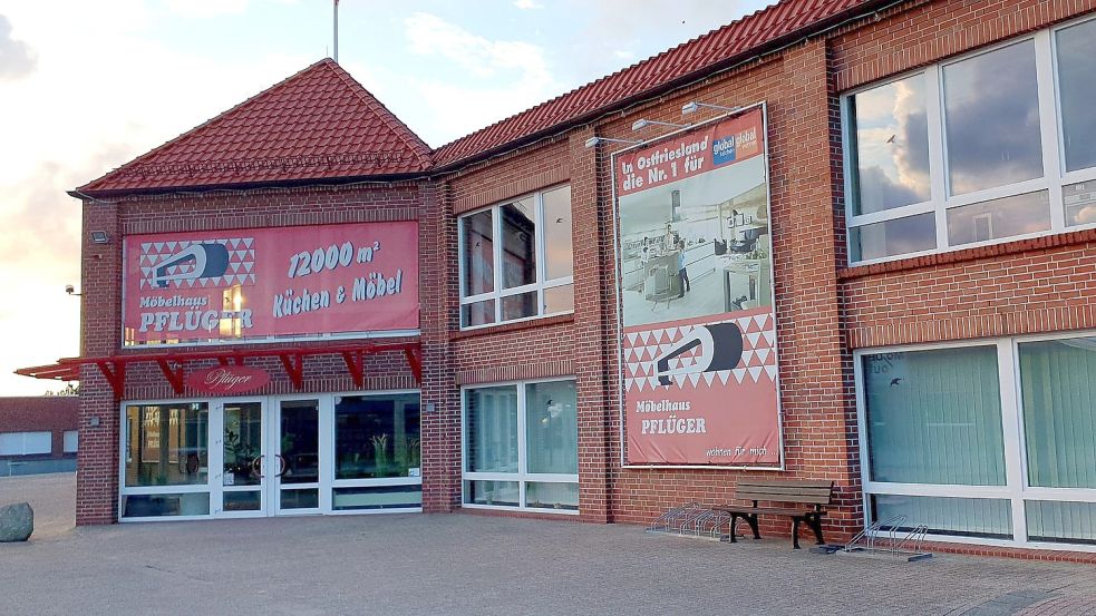 Schon jetzt sind im ehemaligen Möbelhaus Pflüger die „Norder Filmstudios“ untergebracht. Jetzt gehört das gesamte Gelände der Stadt Norden. Foto: Rebecca Kresse