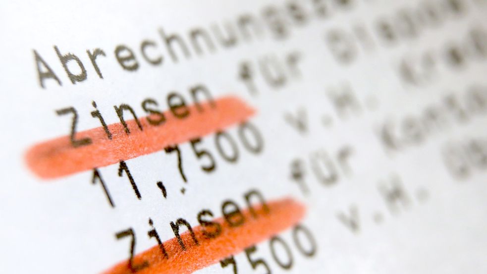 Die Zinsen für den Dispokredit lagen im November bei durchschnittlich 9,89 Prozent. Foto: dpa/Karl-Josef Hildenbrand
