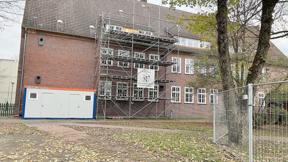 An der Hoheellernschule wird seit Jahren saniert. Doch die Schulleiterin sehe öfter gar keine Arbeiter. Foto: Kierstein