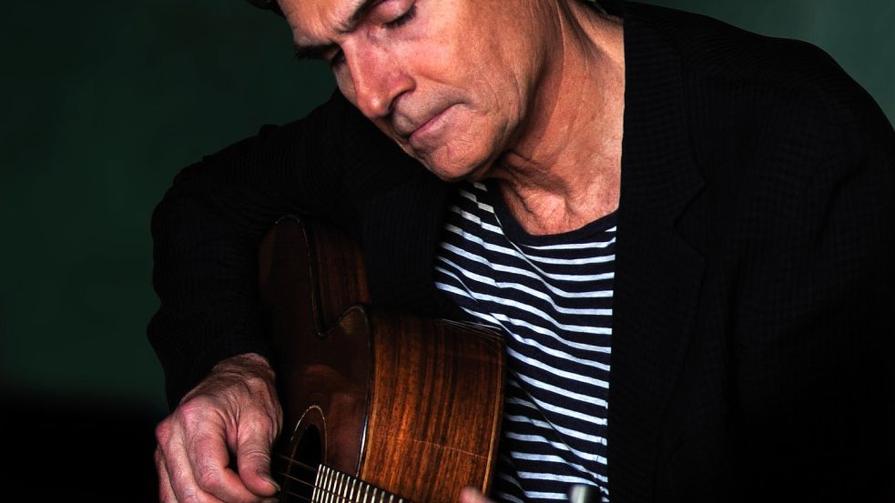 Meisterlicher Geschichtenerzähler an der Gitarre: James Taylor. Foto: James O‘Mara