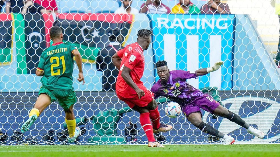 Der Schweizer Breel Embolo traf zum Sieg gegen Kamerun. Foto: Petr Josek/AP/dpa