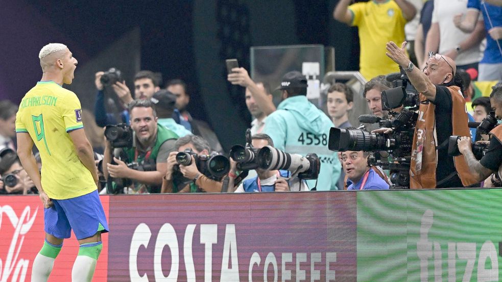 Mit zwei Treffern der Matchwinner für Brasilien: Richarlison. Foto: Robert Michael/dpa