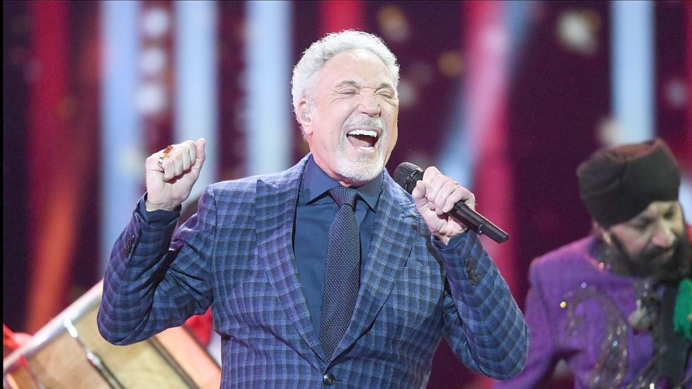 Tom Jones erholt sich nach seiner Hüft-OP. Foto: Andrew Parsons/Sunday Times/PA Wire/dpa