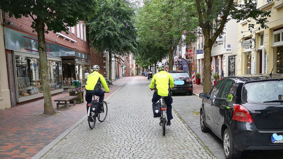 Schon mit wenig Aufwand könnte man in der Brunnenstraße beispielsweise Platz für Tische und Stühle schaffen. Fotos: Archiv