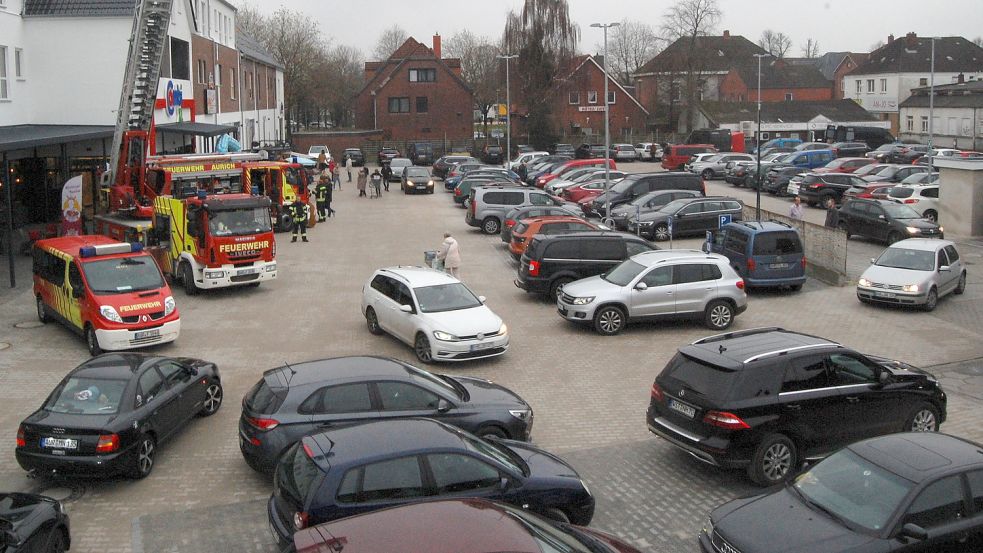 Autofahrer müssen einige Runden drehen, um einen Parkplatz zu finden. Fotos: Luppen