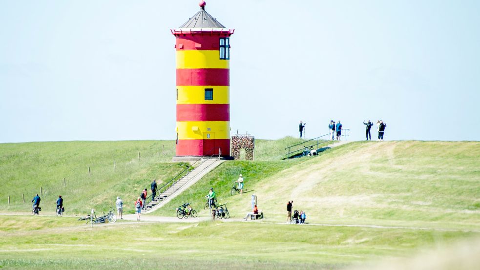 Viele Touristenbesuchen das ganze Jahr über die Krummhörn. Daran verdient die Gemeinde gut. Symbolfoto: DPA