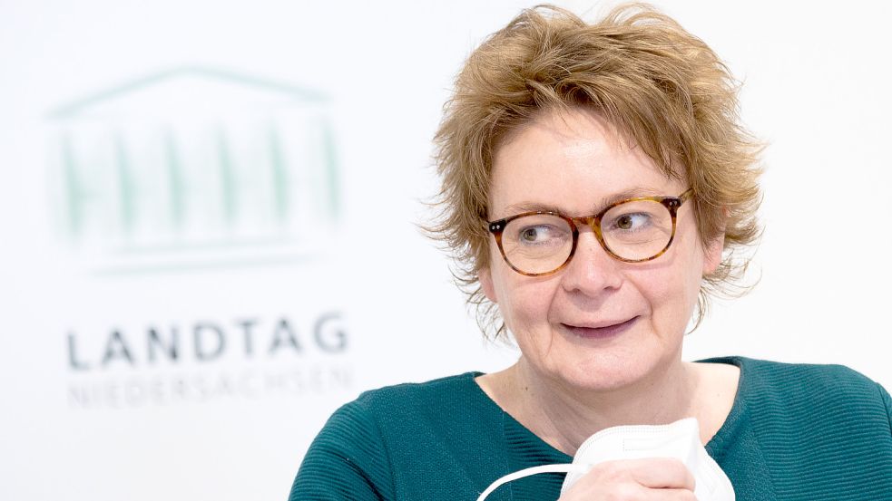 Immer seltener mit Maske in der Öffentlichkeit zu sehen: Niedersachsens Gesundheitsministerin Daniela Behrens (SPD). Foto: Julian Stratenschulte/dpa