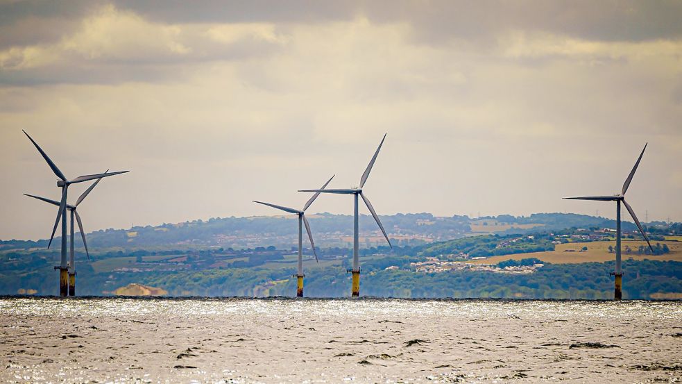 Gwynt y Mor von RWE, der zweitgrößte Offshore-Windpark der Welt, liegt acht Meilen (etwa 13 Kilometer) vor der Küste von Nordwales in der Liverpool Bay. Foto: Ben Birchall/PA Wire/dpa