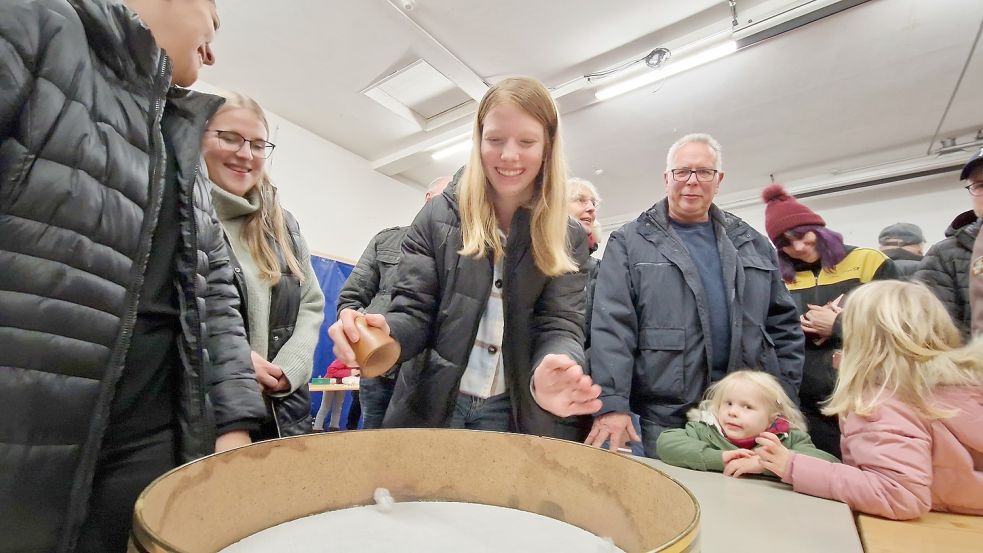 Dieser Würfel-Wurf verhalf der 13-jährigen Lara zur Torte. Foto: Hock