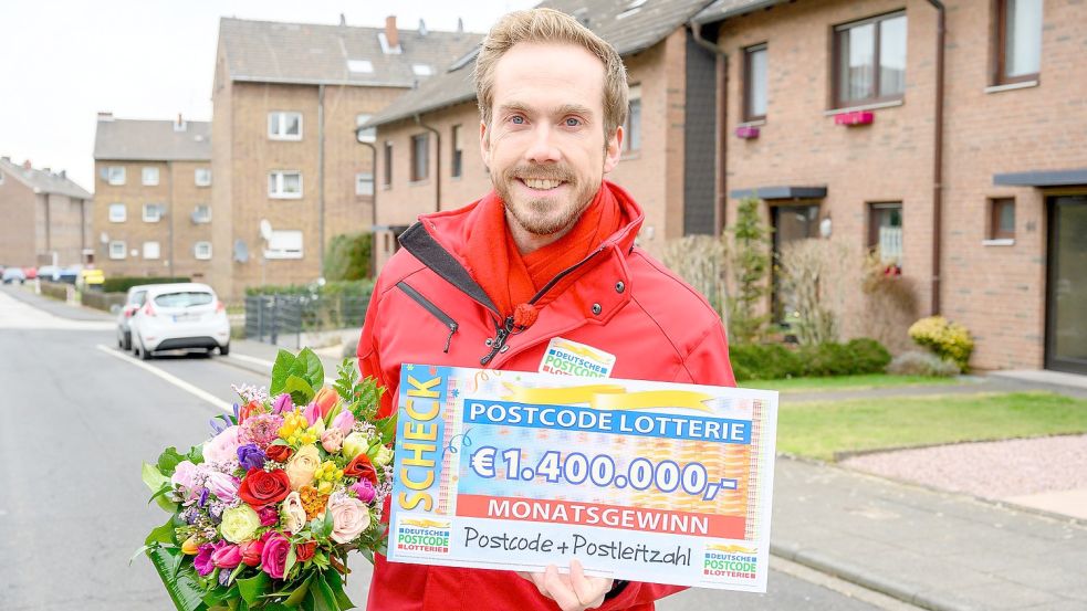 Moderator Felix Uhlig aus Hamburg wird am Wochenende Schecks an glückliche Gewinner überreichen. Foto: Deutsche Postcode-Lotterie