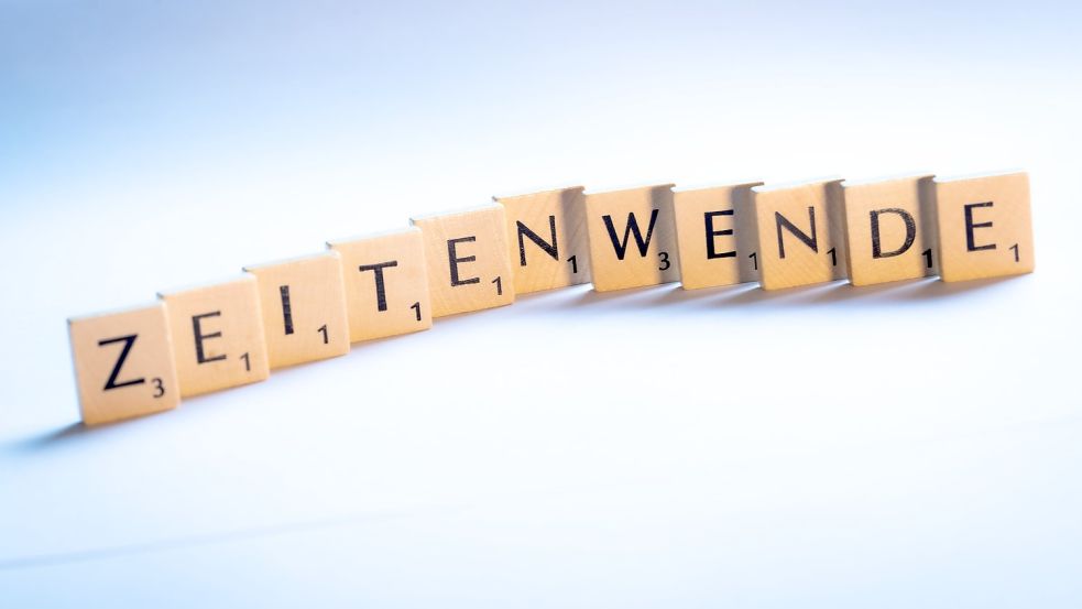 „Zeitenwende“ – hier aus Scrabble-Buchstaben gelegt – ist das „Wort des Jahres“ 2022. Foto: Rumpenhorst/dpa