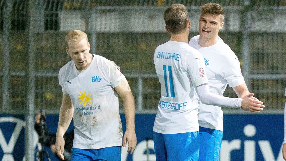 Acht Regionalliga-Treffer durfte Marek Janssen (rechts) in dieser Saison schon für BW Lohne bejubeln – zwei davon beim Auswärtsspiel in Emden. Foto: Doden, Emden