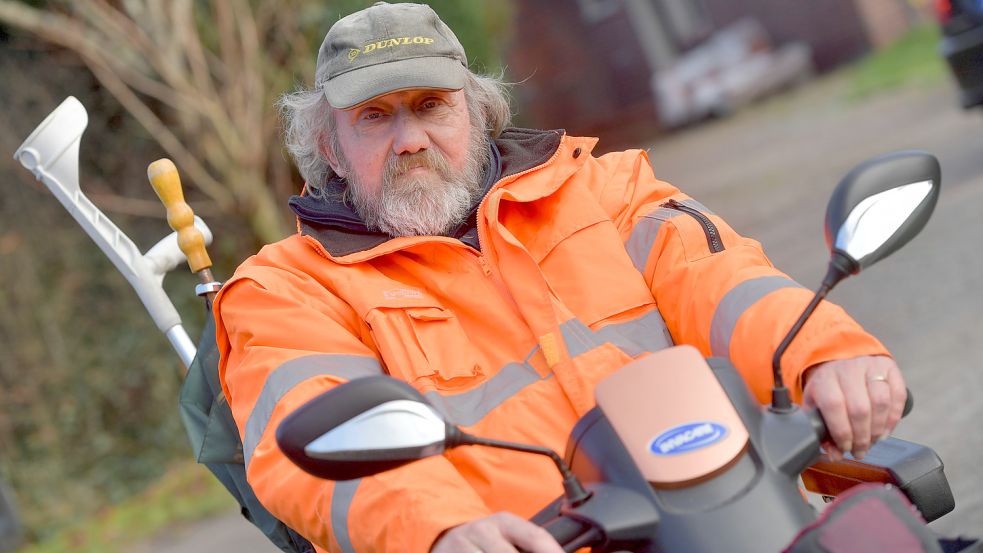 Helmut Harms kommt regelmäßig zur Ausgabe der Spieskamer in Rechtsupweg. Fotos: Ortgies