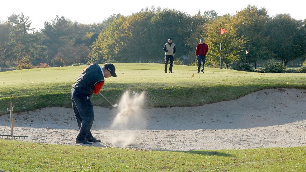 Aus einem Sandbunker kommen erfahrene Golfspieler in der Regel noch heraus. Ob der Golfsport in Wiesmoor aus seiner Misere herauskommt, ist offen. Foto: Golfclub Ostfriesland/Archiv.