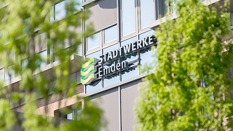 Die Emder Stadtwerke haben eine Meldestelle, die rund um die Uhr erreichbar ist – etwa bei einem Rohrbruch. Foto: Stadtwerke
