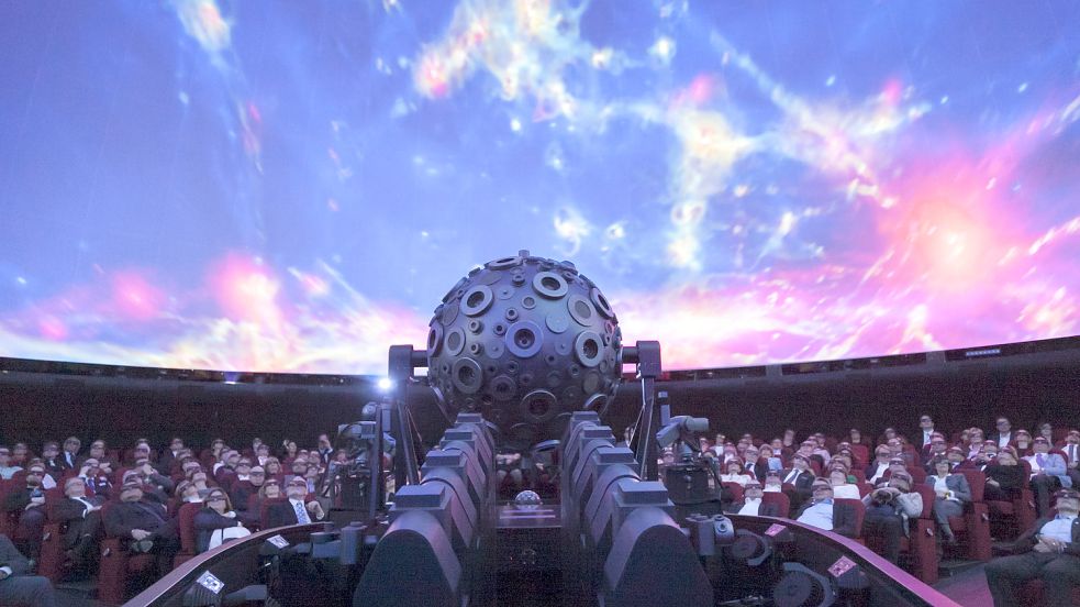 Dem Himmel ganz nah: Sternenshow im Hamburger Planetarium. Foto: Jan-Rasmus Lippels
