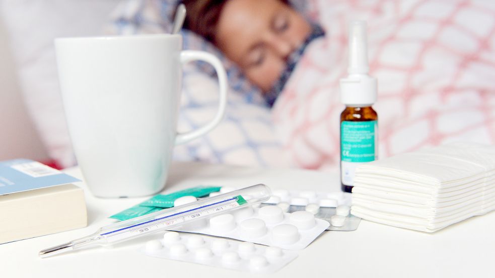 Viele Menschen in der Region waren gerade oder sind aktuell krank: Unter anderem schwappt eine Grippewelle durch Ostfriesland. Symbolfoto: DPA
