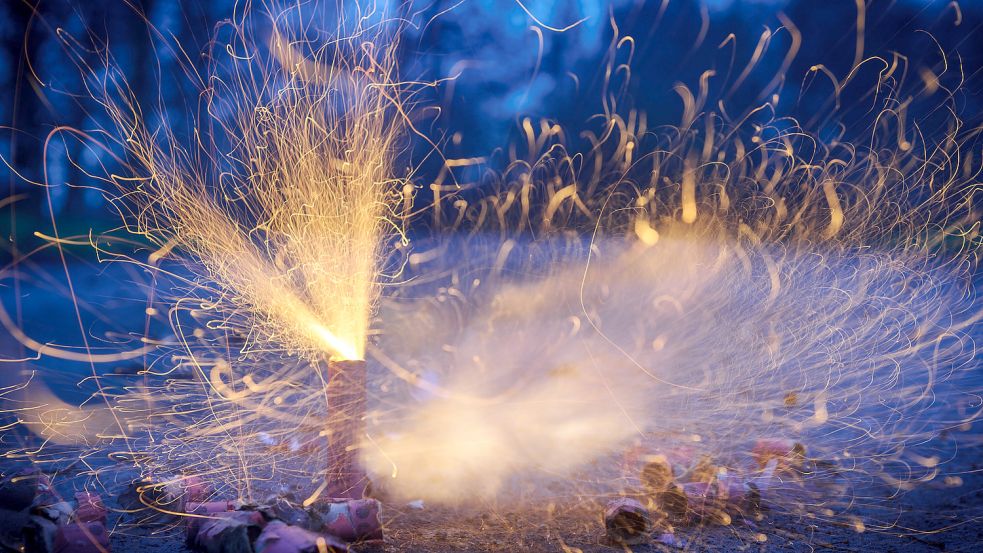 In diesem Jahr kann Feuerwerk gezündet werden – es gibt keine Corona-Beschränkungen. Foto: Kleinschmidt/DPA