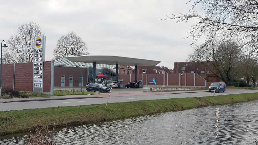 Seit Februar ist die Score-Tankstelle in Ostgroßefehn in Betrieb. Ihr Bau war lange umstritten. Foto: Schönig