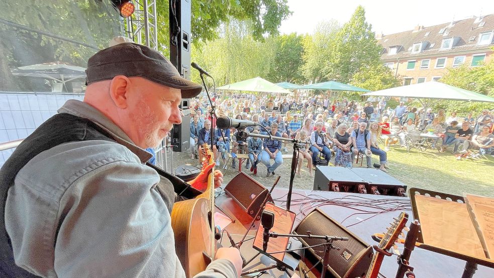 Beim Emder Kultursommer gibt es Live-Musik satt auf dem Stephansplatz. Foto: PäscheL