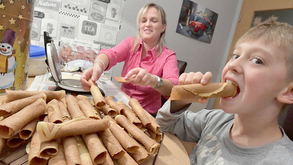 Neujahrskuchen werden traditionell in vielen Familien gebacken. Foto: Archiv/Ortgies