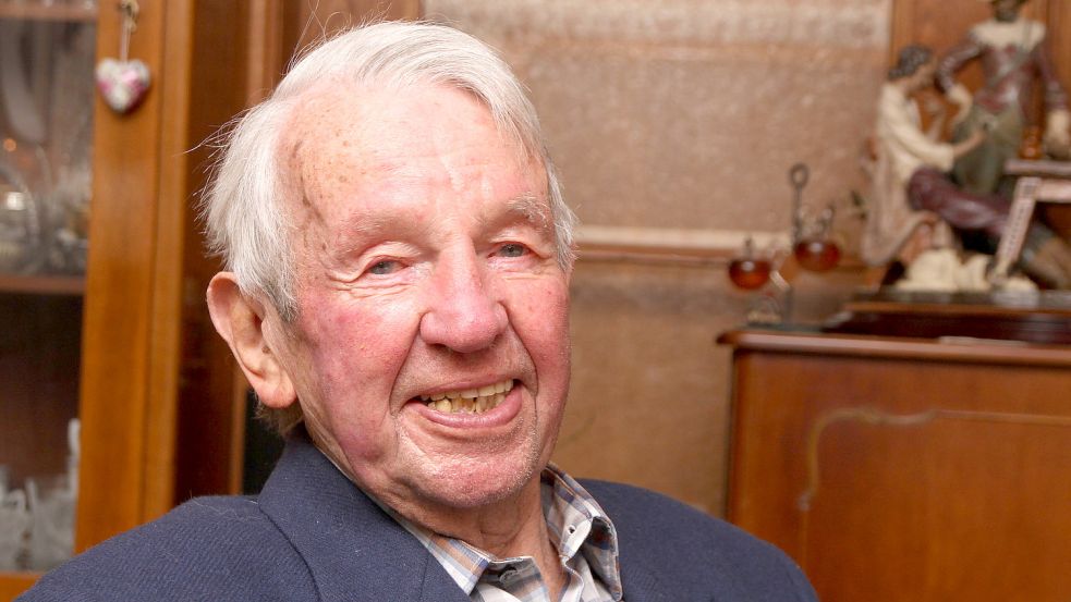 Heinz Esser kannte jedes der 35 Besatzungsmitglieder an Bord der „Melanie Schulte“, die bei dem Untergang ums Leben kamen. Der Emder hatte die Mannschaft selbst eingestellt. Foto: Päschel